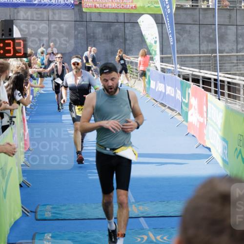 10.08.2025 - GEWOBA Citytriathlon Bremen H.Heesch http://msf.ph/oto/8552784 10.08.2025 11:30:15 Ziel 393, 508 meine-sportfotos.de