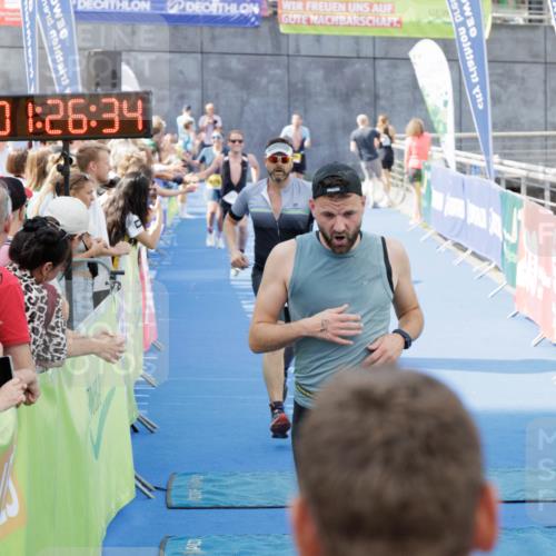 10.08.2025 - GEWOBA Citytriathlon Bremen H.Heesch http://msf.ph/oto/8552789 10.08.2025 11:30:16 Ziel 377, 393, 479, 508 meine-sportfotos.de
