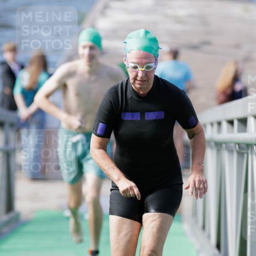 10.08.2025 - GEWOBA Citytriathlon Bremen H.Heesch http://msf.ph/oto/8552808 10.08.2025 10:31:04 Schwimmen 183, 203 meine-sportfotos.de