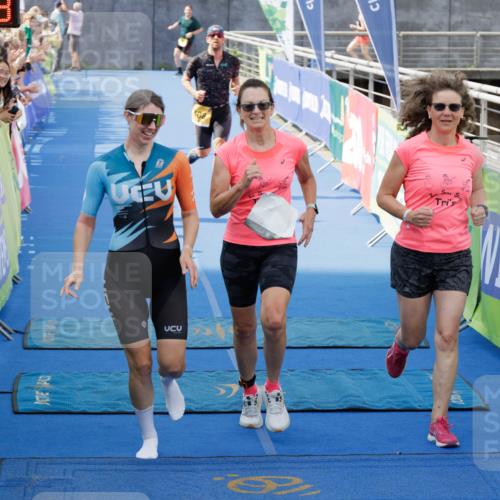 10.08.2025 - GEWOBA Citytriathlon Bremen H.Heesch http://msf.ph/oto/8552826 10.08.2025 11:30:41 Ziel 97, 131, 371, 408 meine-sportfotos.de
