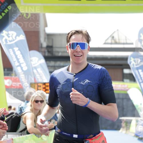 10.08.2025 - GEWOBA Citytriathlon Bremen H.Heesch http://msf.ph/oto/8552856 10.08.2025 13:33:20 Ziel 612 meine-sportfotos.de