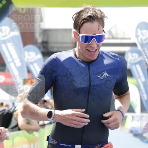 10.08.2025 - GEWOBA Citytriathlon Bremen H.Heesch http://msf.ph/oto/8552858 10.08.2025 13:33:21 Ziel 612 meine-sportfotos.de