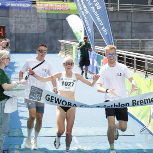 10.08.2025 - GEWOBA Citytriathlon Bremen H.Heesch http://msf.ph/oto/8552867 10.08.2025 13:35:08 Ziel 1027 meine-sportfotos.de