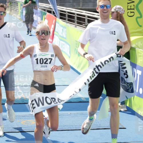 10.08.2025 - GEWOBA Citytriathlon Bremen H.Heesch http://msf.ph/oto/8552870 10.08.2025 13:35:09 Ziel 1027 meine-sportfotos.de