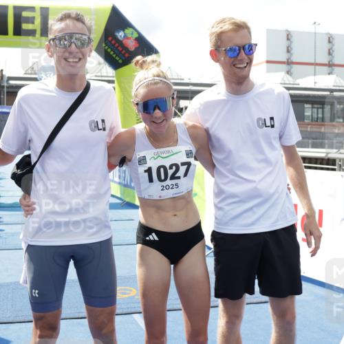 10.08.2025 - GEWOBA Citytriathlon Bremen H.Heesch http://msf.ph/oto/8552877 10.08.2025 13:35:17 Ziel  meine-sportfotos.de