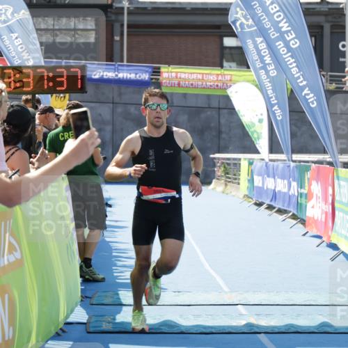 10.08.2025 - GEWOBA Citytriathlon Bremen H.Heesch http://msf.ph/oto/8552885 10.08.2025 13:37:41 Ziel 553 meine-sportfotos.de