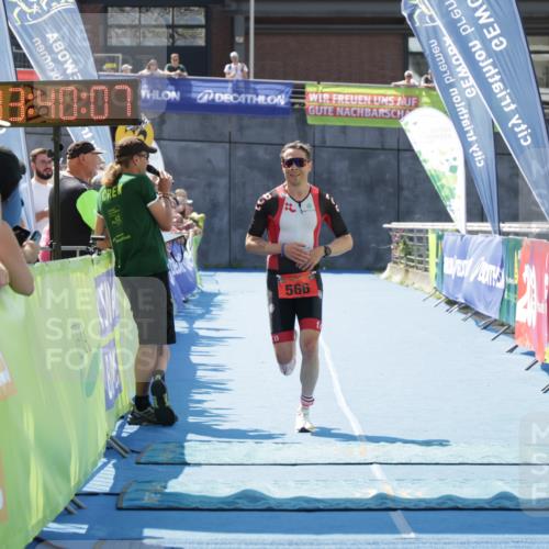 10.08.2025 - GEWOBA Citytriathlon Bremen H.Heesch http://msf.ph/oto/8552898 10.08.2025 13:40:11 Ziel 566 meine-sportfotos.de