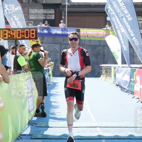 10.08.2025 - GEWOBA Citytriathlon Bremen H.Heesch http://msf.ph/oto/8552901 10.08.2025 13:40:12 Ziel 566 meine-sportfotos.de