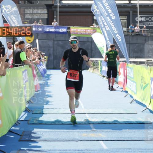 10.08.2025 - GEWOBA Citytriathlon Bremen H.Heesch http://msf.ph/oto/8552905 10.08.2025 13:40:29 Ziel 637 meine-sportfotos.de