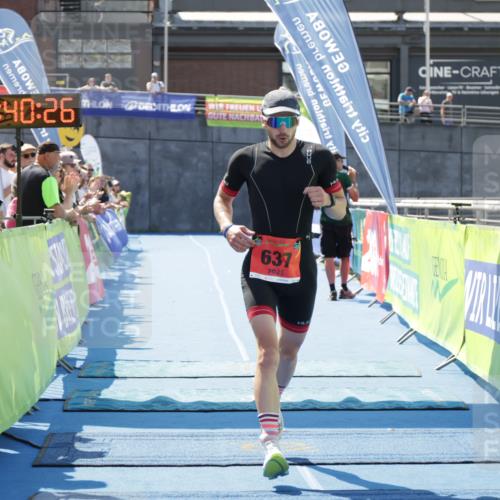 10.08.2025 - GEWOBA Citytriathlon Bremen H.Heesch http://msf.ph/oto/8552907 10.08.2025 13:40:30 Ziel 637 meine-sportfotos.de