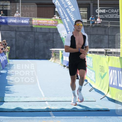 10.08.2025 - GEWOBA Citytriathlon Bremen H.Heesch http://msf.ph/oto/8552911 10.08.2025 13:40:51 Ziel 584 meine-sportfotos.de