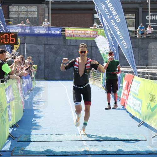 10.08.2025 - GEWOBA Citytriathlon Bremen H.Heesch http://msf.ph/oto/8552917 10.08.2025 13:41:10 Ziel 841 meine-sportfotos.de