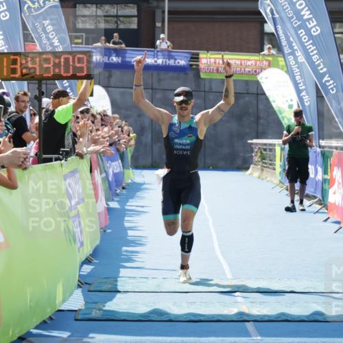 10.08.2025 - GEWOBA Citytriathlon Bremen H.Heesch http://msf.ph/oto/8552938 10.08.2025 13:43:13 Ziel 654 meine-sportfotos.de