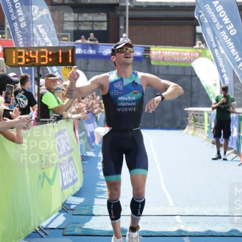 10.08.2025 - GEWOBA Citytriathlon Bremen H.Heesch http://msf.ph/oto/8552942 10.08.2025 13:43:14 Ziel 654 meine-sportfotos.de