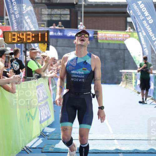 10.08.2025 - GEWOBA Citytriathlon Bremen H.Heesch http://msf.ph/oto/8552943 10.08.2025 13:43:14 Ziel 654 meine-sportfotos.de