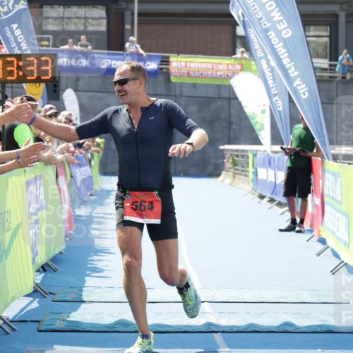 10.08.2025 - GEWOBA Citytriathlon Bremen H.Heesch http://msf.ph/oto/8552946 10.08.2025 13:43:36 Ziel 564 meine-sportfotos.de