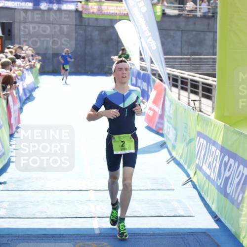 10.08.2025 - GEWOBA Citytriathlon Bremen H.Heesch http://msf.ph/oto/8552947 10.08.2025 15:08:54 Ziel 2, 82 meine-sportfotos.de