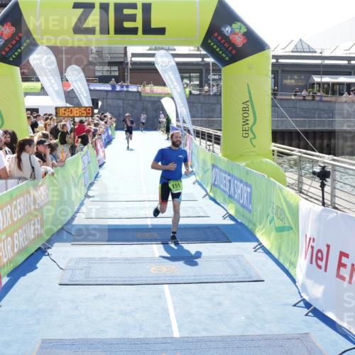 10.08.2025 - GEWOBA Citytriathlon Bremen H.Heesch http://msf.ph/oto/8552966 10.08.2025 15:09:03 Ziel 2, 12, 151 meine-sportfotos.de