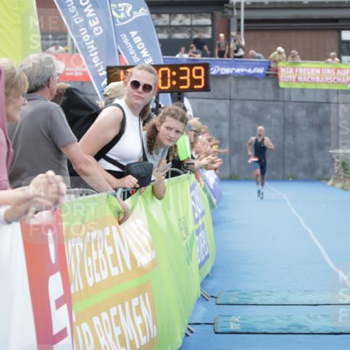 10.08.2025 - GEWOBA Citytriathlon Bremen H.Heesch http://msf.ph/oto/8552974 10.08.2025 13:50:43 Ziel 716 meine-sportfotos.de