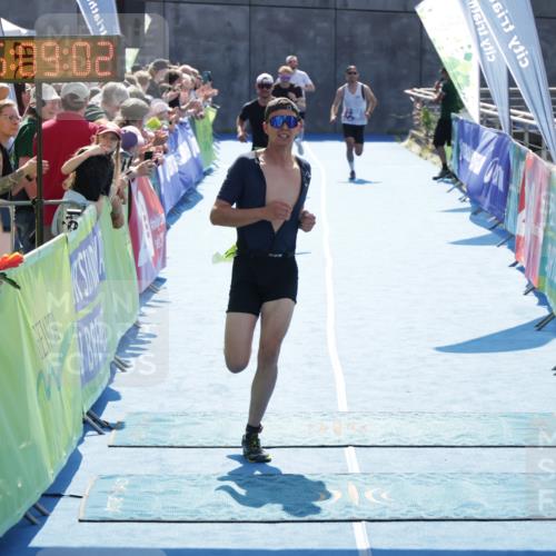 10.08.2025 - GEWOBA Citytriathlon Bremen H.Heesch http://msf.ph/oto/8552978 10.08.2025 15:09:06 Ziel 12, 42, 44, 104, 151 meine-sportfotos.de