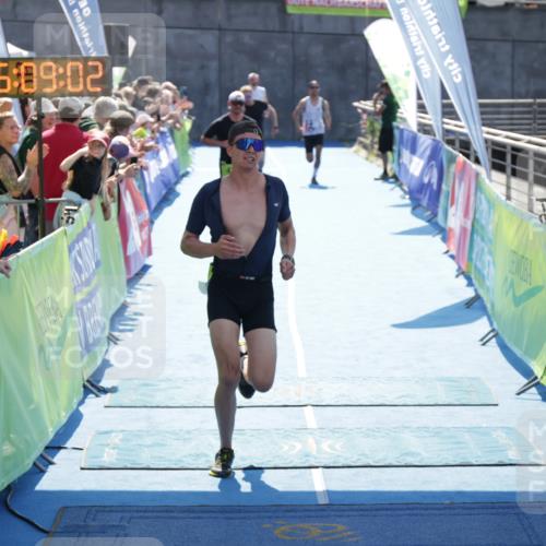 10.08.2025 - GEWOBA Citytriathlon Bremen H.Heesch http://msf.ph/oto/8552980 10.08.2025 15:09:06 Ziel 12, 42, 44, 104, 151 meine-sportfotos.de