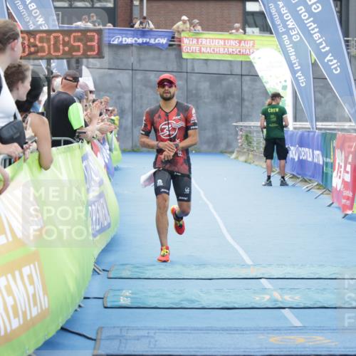 10.08.2025 - GEWOBA Citytriathlon Bremen H.Heesch http://msf.ph/oto/8552989 10.08.2025 13:50:57 Ziel 815 meine-sportfotos.de