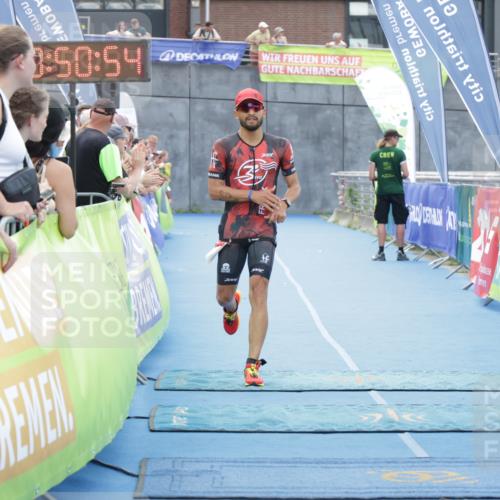 10.08.2025 - GEWOBA Citytriathlon Bremen H.Heesch http://msf.ph/oto/8552990 10.08.2025 13:50:57 Ziel 815 meine-sportfotos.de