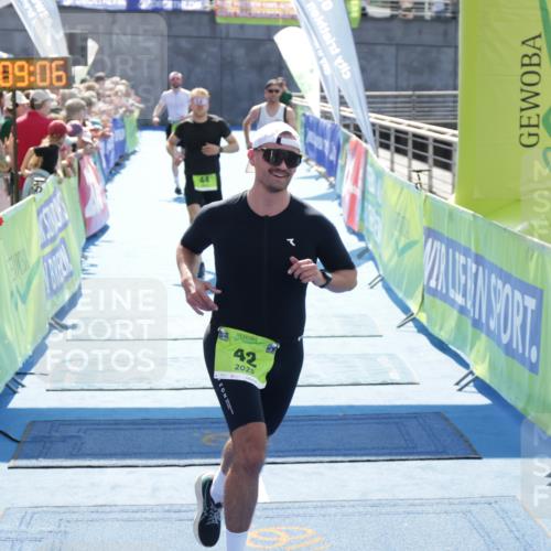 10.08.2025 - GEWOBA Citytriathlon Bremen H.Heesch http://msf.ph/oto/8552995 10.08.2025 15:09:10 Ziel 12, 26, 42, 44, 104, 151 meine-sportfotos.de