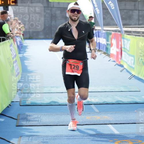 10.08.2025 - GEWOBA Citytriathlon Bremen H.Heesch http://msf.ph/oto/8553008 10.08.2025 13:51:15 Ziel 729 meine-sportfotos.de