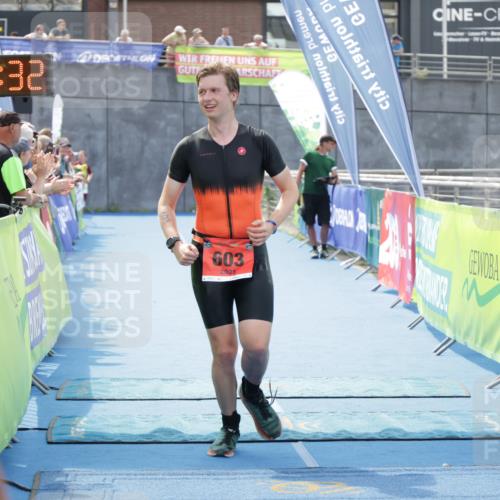 10.08.2025 - GEWOBA Citytriathlon Bremen H.Heesch http://msf.ph/oto/8553010 10.08.2025 13:51:36 Ziel 603 meine-sportfotos.de