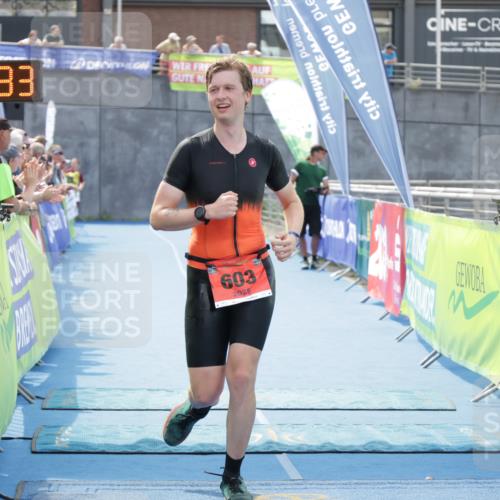 10.08.2025 - GEWOBA Citytriathlon Bremen H.Heesch http://msf.ph/oto/8553012 10.08.2025 13:51:36 Ziel 603 meine-sportfotos.de