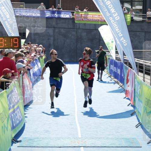 10.08.2025 - GEWOBA Citytriathlon Bremen H.Heesch http://msf.ph/oto/8553020 10.08.2025 15:09:23 Ziel 55, 66 meine-sportfotos.de