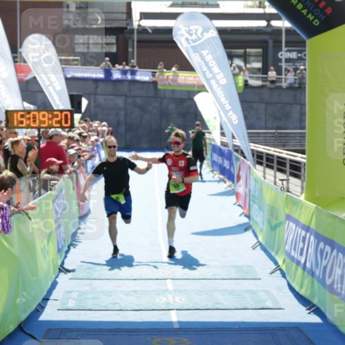 10.08.2025 - GEWOBA Citytriathlon Bremen H.Heesch http://msf.ph/oto/8553024 10.08.2025 15:09:24 Ziel 55, 66 meine-sportfotos.de
