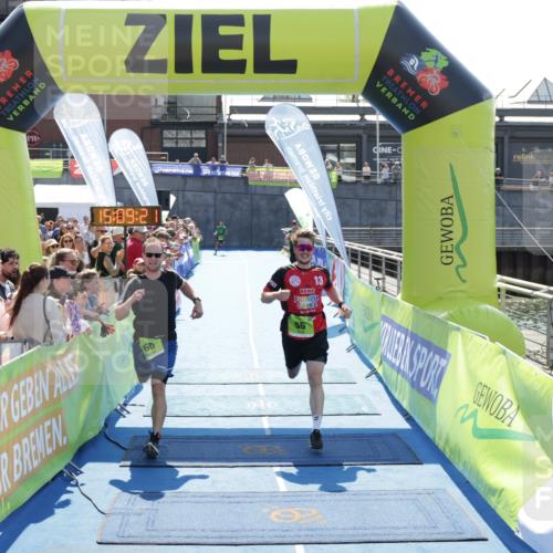 10.08.2025 - GEWOBA Citytriathlon Bremen H.Heesch http://msf.ph/oto/8553031 10.08.2025 15:09:25 Ziel 55, 66 meine-sportfotos.de