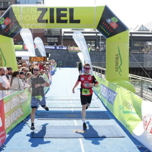 10.08.2025 - GEWOBA Citytriathlon Bremen H.Heesch http://msf.ph/oto/8553034 10.08.2025 15:09:25 Ziel 55, 66 meine-sportfotos.de
