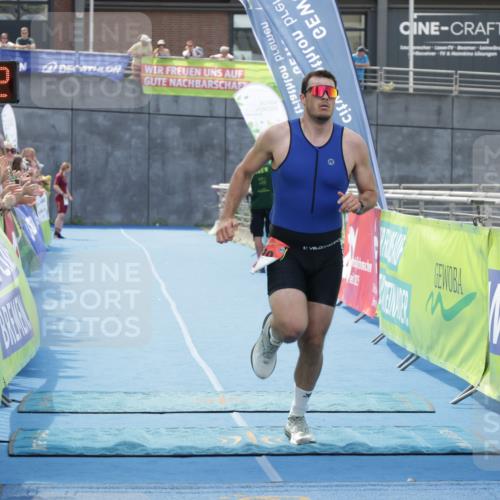 10.08.2025 - GEWOBA Citytriathlon Bremen H.Heesch http://msf.ph/oto/8553035 10.08.2025 13:51:55 Ziel 589, 695 meine-sportfotos.de