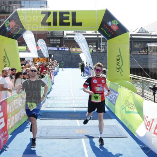 10.08.2025 - GEWOBA Citytriathlon Bremen H.Heesch http://msf.ph/oto/8553036 10.08.2025 15:09:25 Ziel 55, 66 meine-sportfotos.de