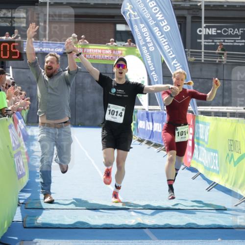 10.08.2025 - GEWOBA Citytriathlon Bremen H.Heesch http://msf.ph/oto/8553039 10.08.2025 13:52:08 Ziel 1014 meine-sportfotos.de