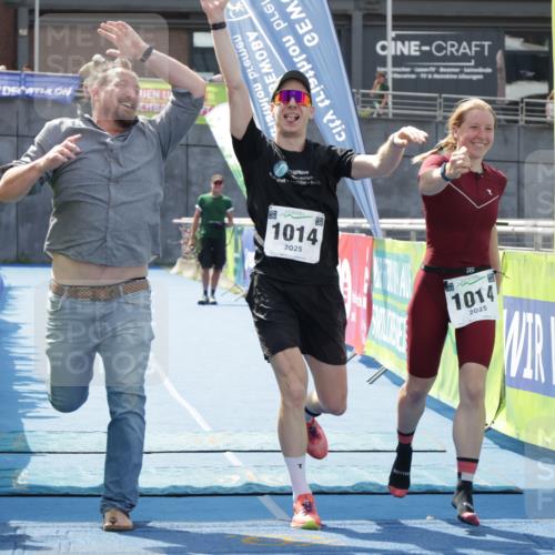 10.08.2025 - GEWOBA Citytriathlon Bremen H.Heesch http://msf.ph/oto/8553045 10.08.2025 13:52:09 Ziel 1014 meine-sportfotos.de