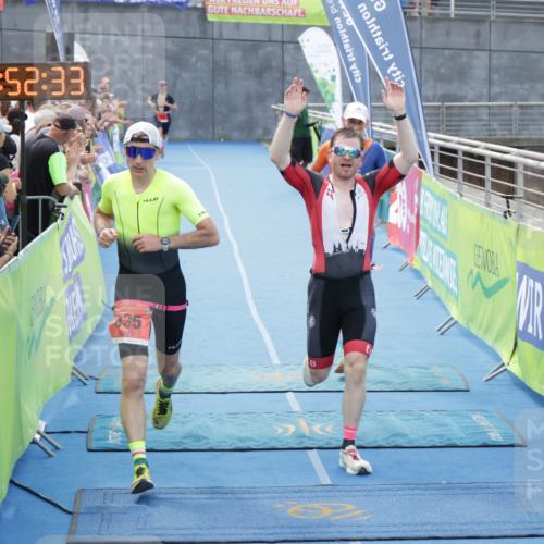 10.08.2025 - GEWOBA Citytriathlon Bremen H.Heesch http://msf.ph/oto/8553056 10.08.2025 13:52:36 Ziel 662, 830, 835 meine-sportfotos.de