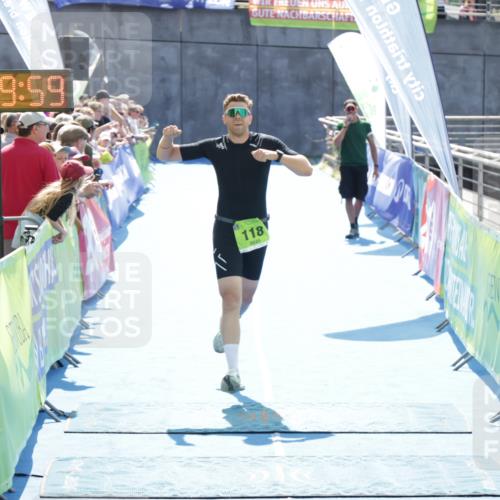 10.08.2025 - GEWOBA Citytriathlon Bremen H.Heesch http://msf.ph/oto/8553076 10.08.2025 15:10:03 Ziel 118, 155 meine-sportfotos.de