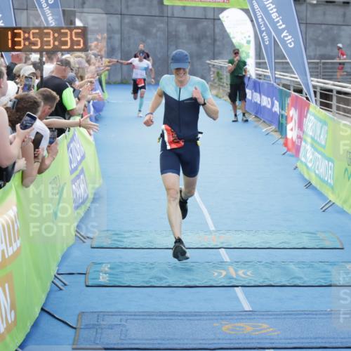 10.08.2025 - GEWOBA Citytriathlon Bremen H.Heesch http://msf.ph/oto/8553097 10.08.2025 13:53:39 Ziel 658, 690 meine-sportfotos.de