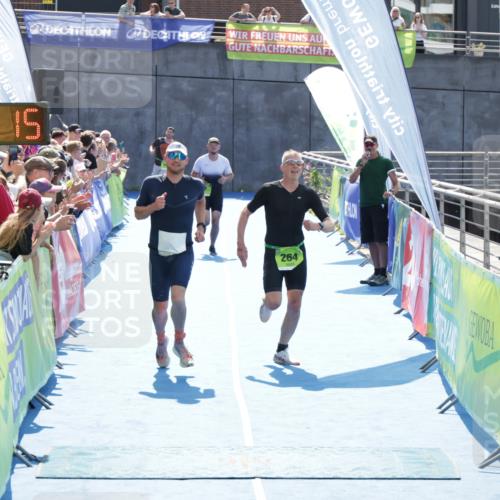 10.08.2025 - GEWOBA Citytriathlon Bremen H.Heesch http://msf.ph/oto/8553098 10.08.2025 15:10:19 Ziel 148, 264 meine-sportfotos.de