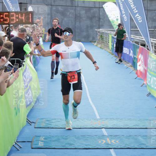 10.08.2025 - GEWOBA Citytriathlon Bremen H.Heesch http://msf.ph/oto/8553105 10.08.2025 13:53:44 Ziel 658, 672, 690, 723 meine-sportfotos.de