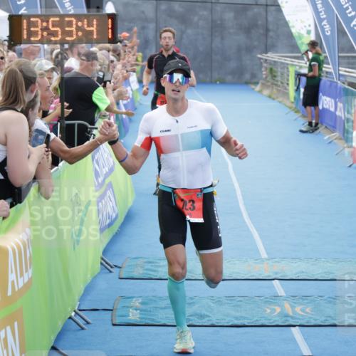 10.08.2025 - GEWOBA Citytriathlon Bremen H.Heesch http://msf.ph/oto/8553109 10.08.2025 13:53:45 Ziel 672, 690, 723 meine-sportfotos.de