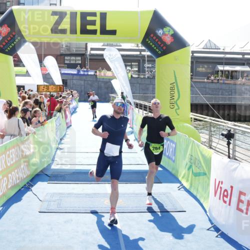 10.08.2025 - GEWOBA Citytriathlon Bremen H.Heesch http://msf.ph/oto/8553110 10.08.2025 15:10:21 Ziel 37, 148, 264 meine-sportfotos.de