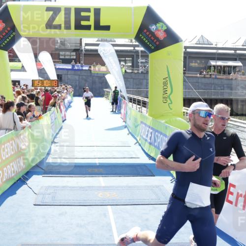 10.08.2025 - GEWOBA Citytriathlon Bremen H.Heesch http://msf.ph/oto/8553115 10.08.2025 15:10:22 Ziel 37, 148, 264, 287 meine-sportfotos.de