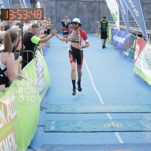 10.08.2025 - GEWOBA Citytriathlon Bremen H.Heesch http://msf.ph/oto/8553120 10.08.2025 13:53:52 Ziel 672, 705, 723, 755 meine-sportfotos.de