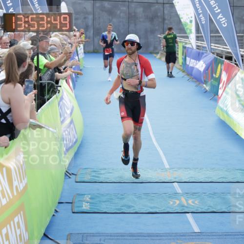 10.08.2025 - GEWOBA Citytriathlon Bremen H.Heesch http://msf.ph/oto/8553124 10.08.2025 13:53:52 Ziel 672, 705, 723, 755 meine-sportfotos.de