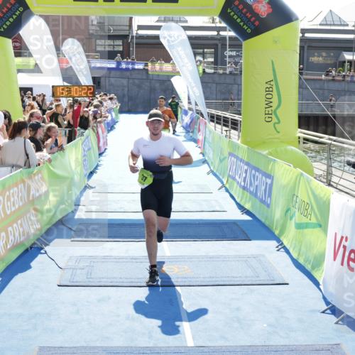 10.08.2025 - GEWOBA Citytriathlon Bremen H.Heesch http://msf.ph/oto/8553128 10.08.2025 15:10:26 Ziel 37, 148, 264, 287 meine-sportfotos.de